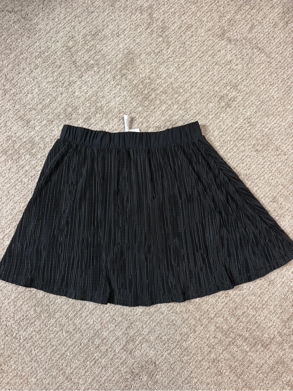 Woman’s black Alo Micro Plisse Tennis Skirt size small